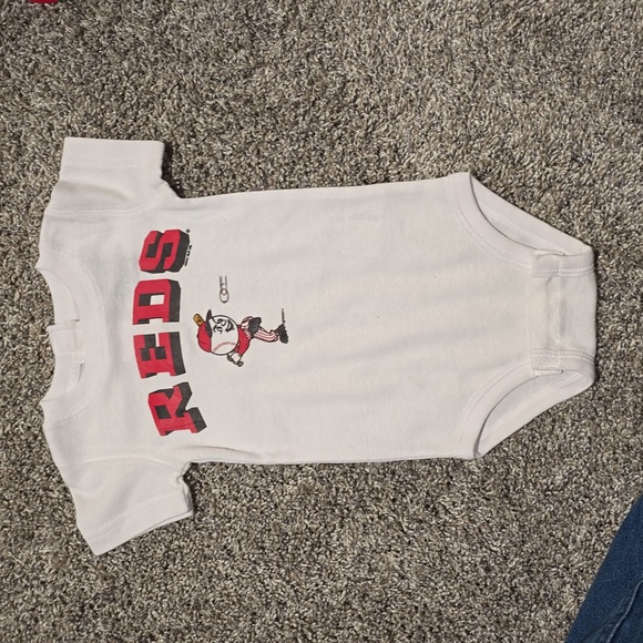 Cincinnati Reds Assorted Onesies - Picture 3 of 12